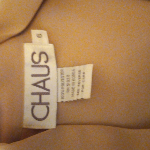 Neutral Pleated Biz Top - Picture 2 of 2